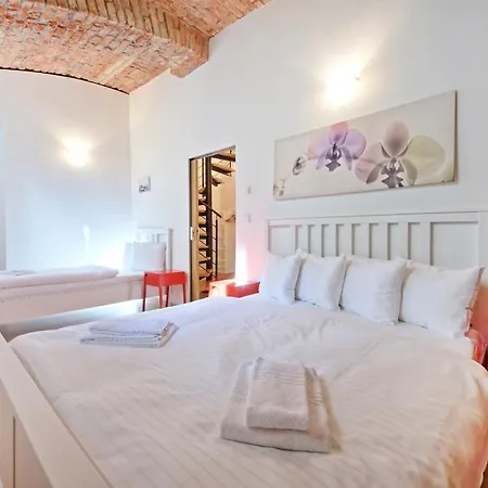 Nabo Apartament *